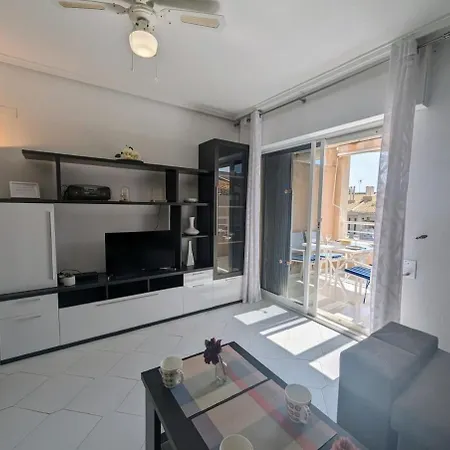 Traditional Two Bed In Tv18 Torrevieja