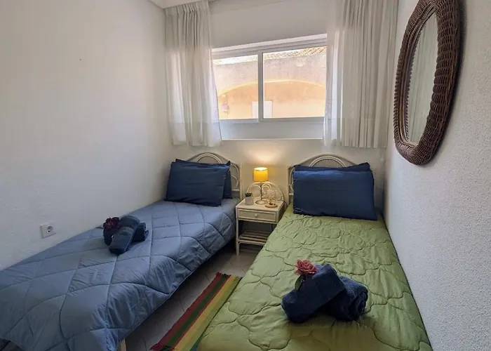 Traditional Two Bed In Tv18 Apartamento Torrevieja