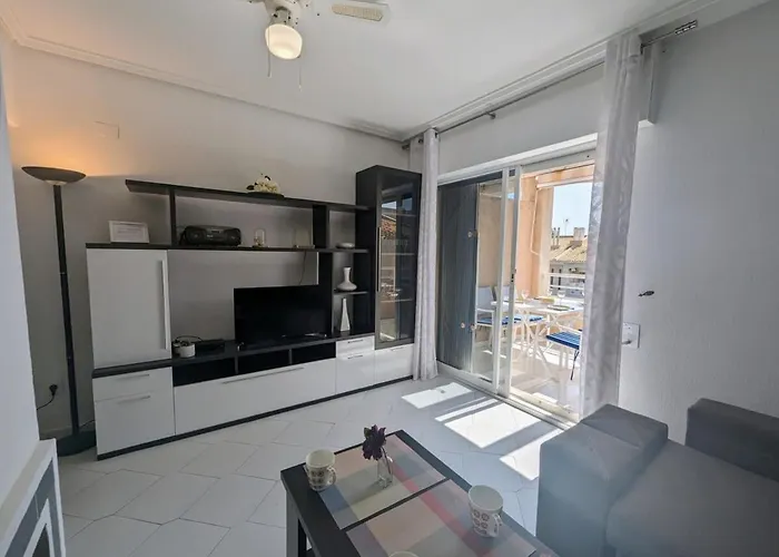 Traditional Two Bed In Tv18 Torrevieja