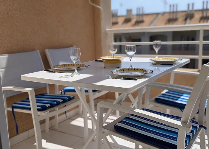 Traditional Two Bed In Tv18 Appartement *