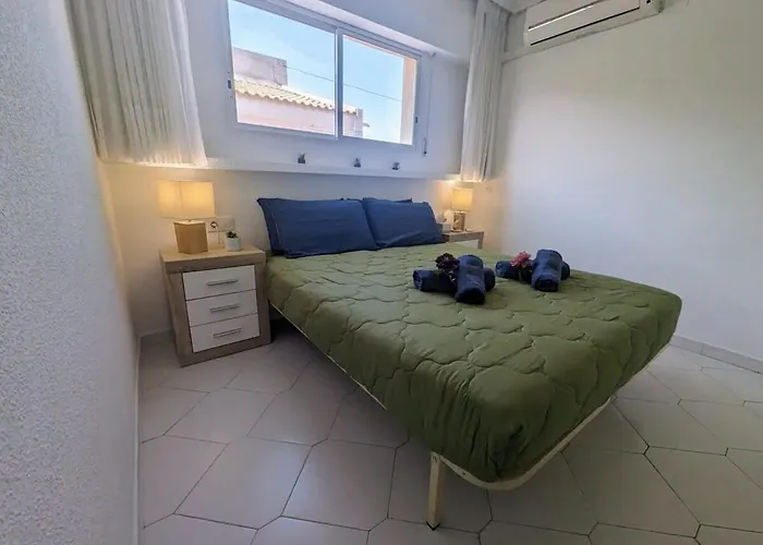 Traditional Two Bed In Tv18 Torrevieja