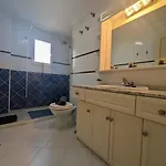 Appartement Traditional Two Bed In Tv18